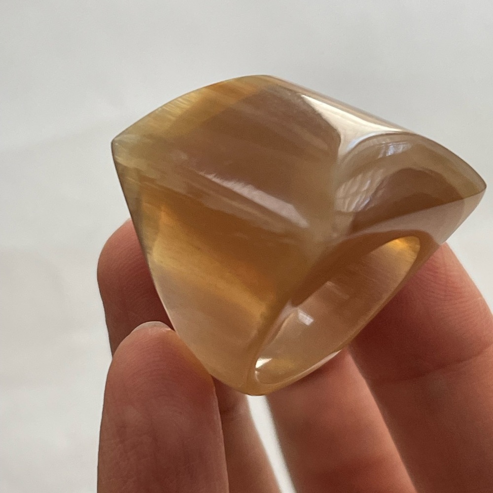 Carved natural horn ring - Picture 8 of 9